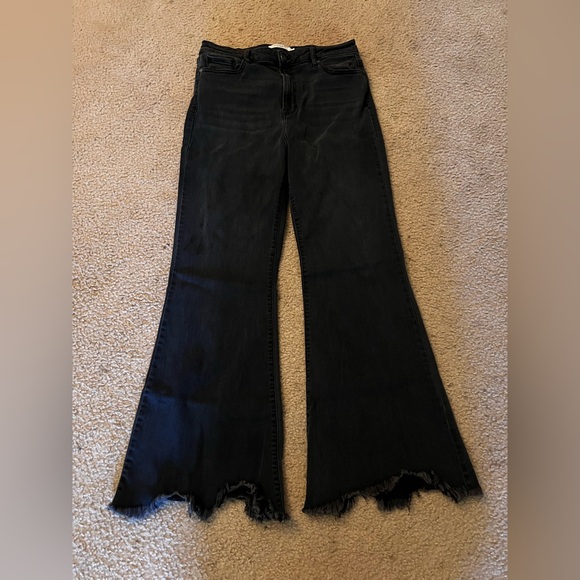 Buckle Denim - HIDDEN Happi black frayed flare denim. 34/31